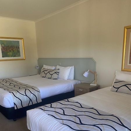 Deniliquin Country Club Motor Inn מראה חיצוני תמונה