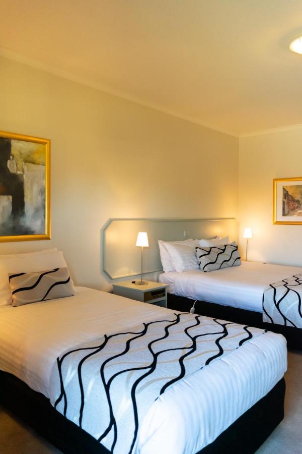 Deniliquin Country Club Motor Inn מראה חיצוני תמונה