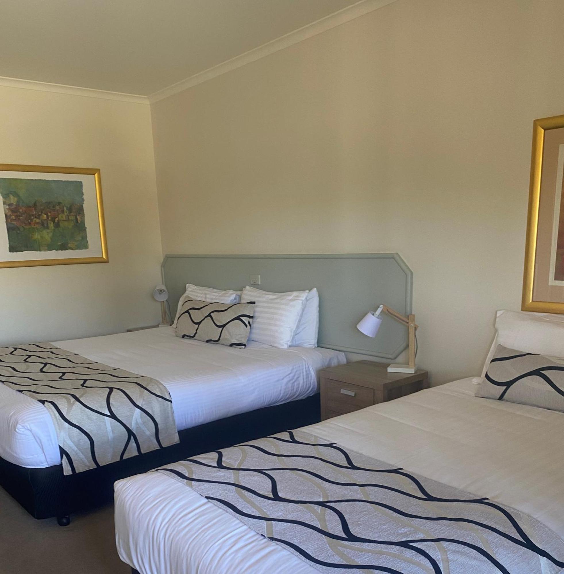 Deniliquin Country Club Motor Inn מראה חיצוני תמונה