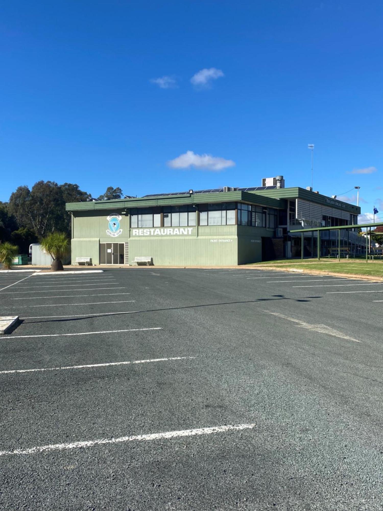 Deniliquin Country Club Motor Inn מראה חיצוני תמונה
